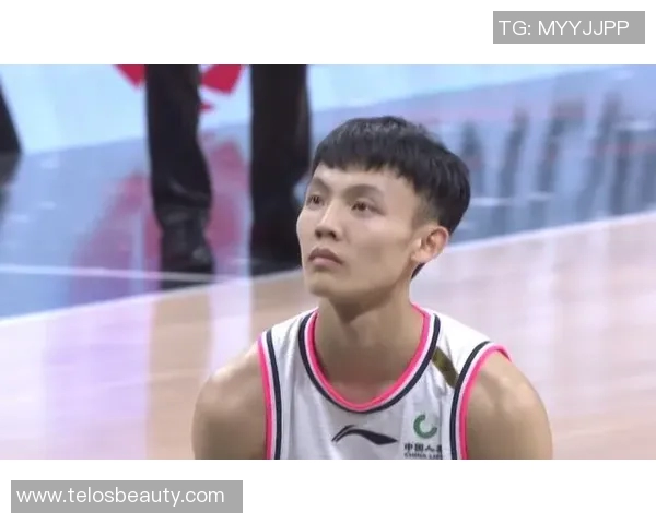 陈林坚的奋斗之路：从默默无闻到篮球场上的闪耀明星